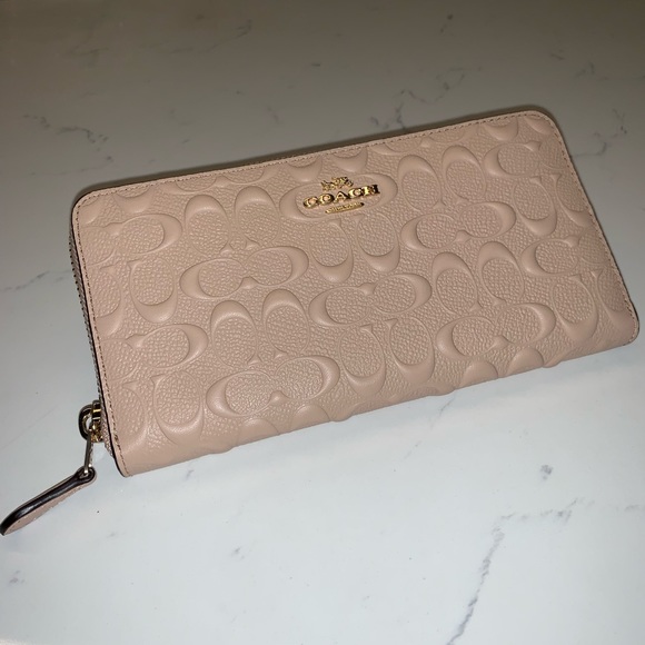 Coach Handbags - Accordion Zip Wallet in Signature Leather